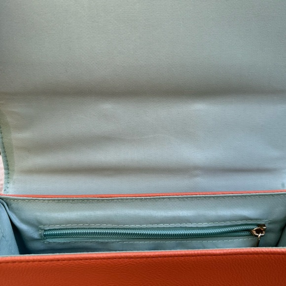 HTF Loungefly Cinderella Book Crossbody - Picture 9 of 9